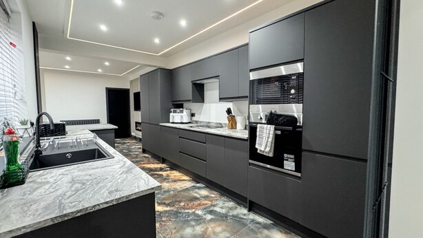 Luxury House, Private Bathroom | Shared kitchen - Miles House (Boston)