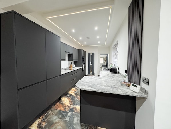 Luxury-Haus, eigenes Bad | Gemeinschaftsküche
