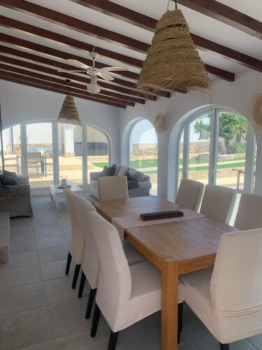 COSTA BLANCA Beautiful 10-person villa with swimming pool and large garden 