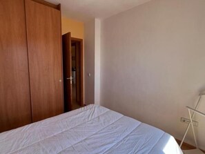 3 bedrooms, Internet