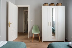 3 bedrooms, iron/ironing board, WiFi