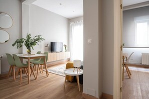 Interior - Espaciosa Casa con 3 Dormitorios en Santander (Santander)