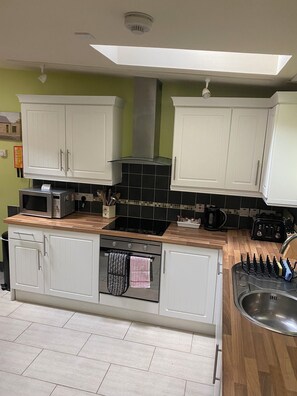 Private kitchen - Charming in the heart of Stromness Pet friendly 
Saturday Arrival and Departure
 (Stromness)