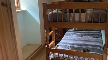 2 chambres, fer et planche Ă  repasser, Wi-Fi, draps fournis