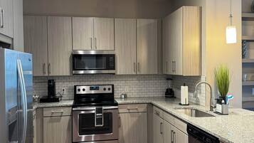 Fridge, microwave, oven, stovetop