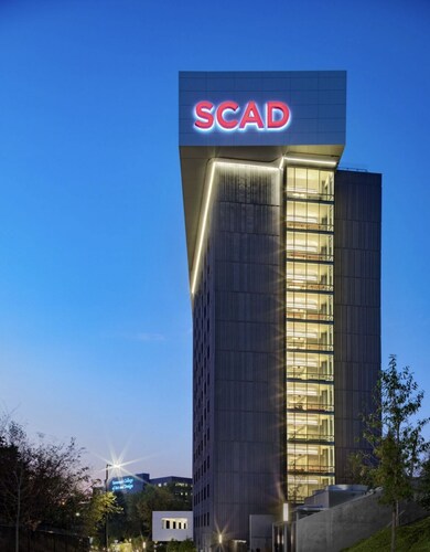 Sun-Kissed Haven-Midtown; 2BR Oasis: