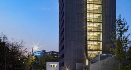 Sun-Kissed Haven-Midtown; 2BR Oasis: