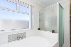 Shower, towels