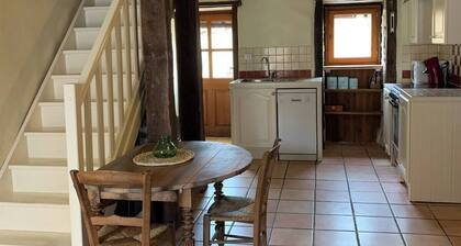 Maison médiévale climatisée avec jardin, linges inclus