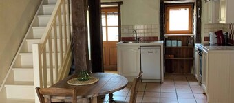Air-conditioned medieval house with garden, linen included
