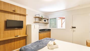 1 habitación, ropa de cama hipoalergénica y cortinas blackout