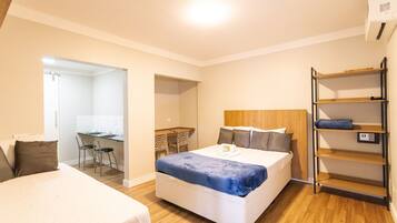 Studio | 1 bedroom, hypo-allergenic bedding, desk, blackout drapes