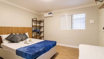 Studio | 1 bedroom, hypo-allergenic bedding, desk, blackout drapes