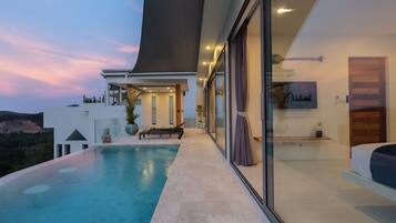 3 Bedroom Pool Villa - Frangipani | Escritorio, espacio para trabajar con laptop y insonorización