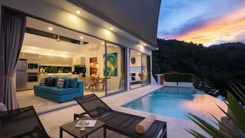 3 Bedroom Pool Villa - Frangipani | Individualmente decorados, individualmente mobiliados, escrivaninha