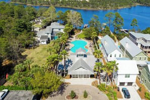 Exterior - 6-Seater Golf Cart - Community Pool - Close to Beach, Dining and Shopping (Inlet Beach)