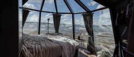 Soundproofing, free WiFi