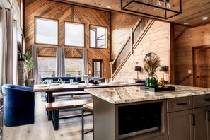 Dining - Smoky Mtn -GameRoom,Theater,HeatedPool,BBQ&Firepit (Sevierville)