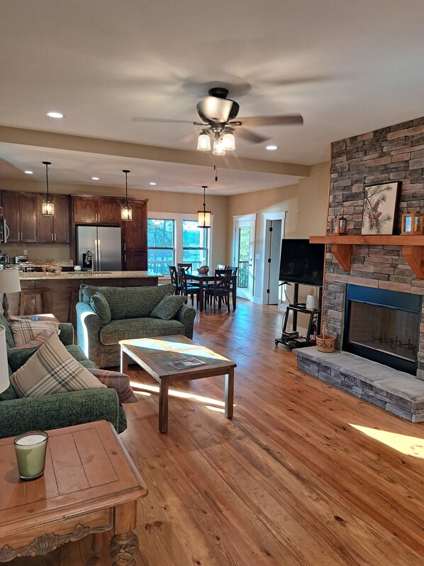 TV connectée, lecteur de DVD, vidéothèque