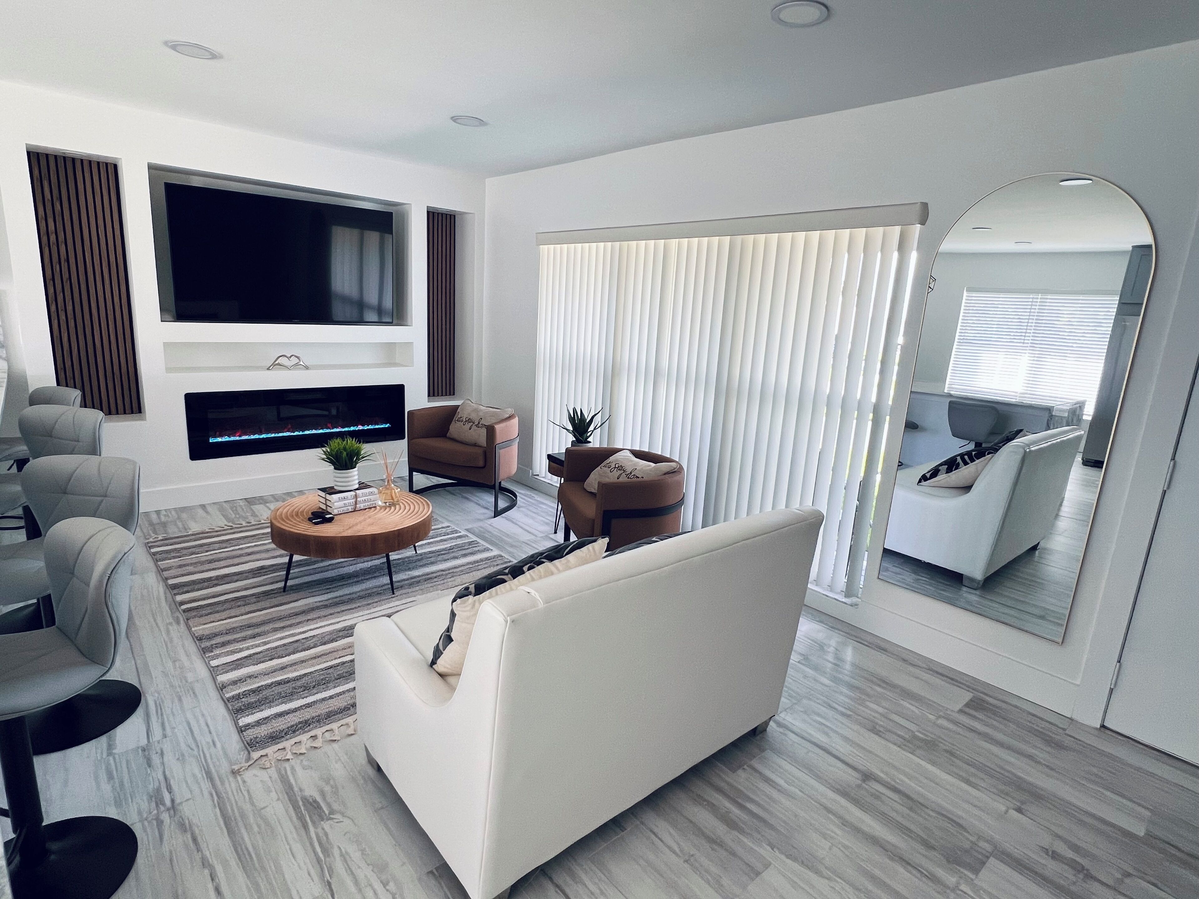 TV connectée, cheminée