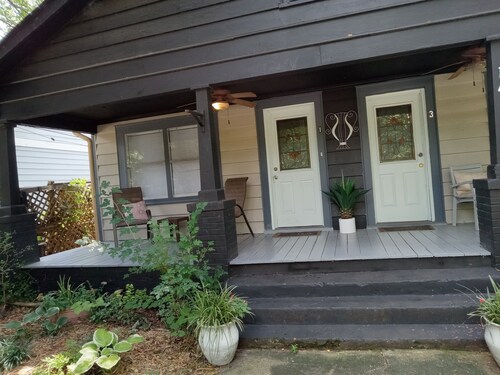 Intown 1-bedroom apartment with AC and WiFi in fabulous Atlanta