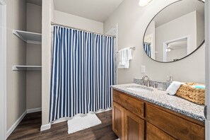 Toallas, jabón, papel de baño