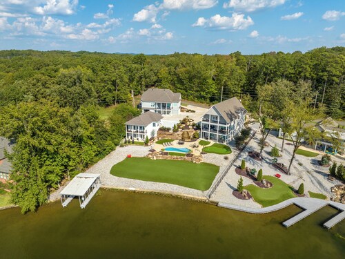 6BR Luxe Lakefront Home, Private Pool, Hot Tub, Boat Dock, Putting Green, Views
