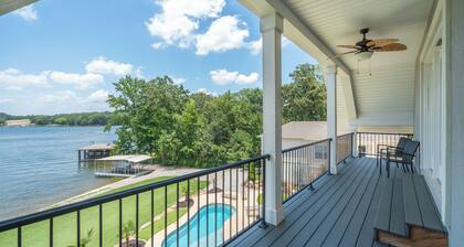 6BR Luxe Lakefront Home, Private Pool, Hot Tub, Boat Dock, Putting Green, Views