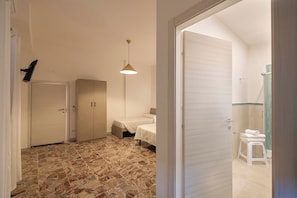 Triple Room, Private Bathroom, Sea View