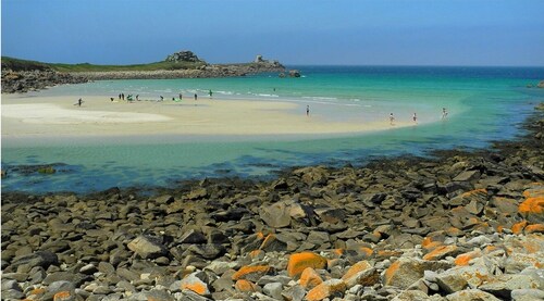 A Welcoming and Warm Place Only 5 Minutes Walk from the Sea (450 m)
