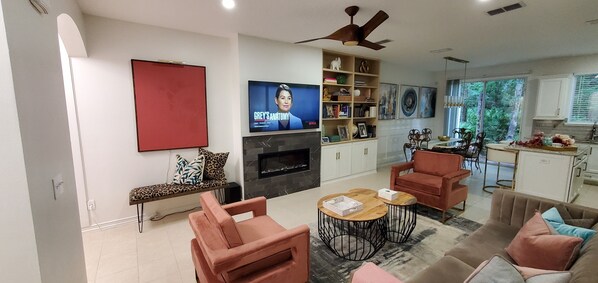 Smart TV, fireplace