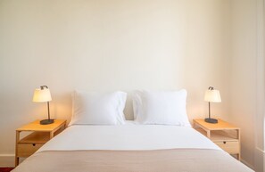 3 chambres, fer et planche à repasser, accès Internet, draps fournis