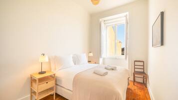 3 bedrooms, iron/ironing board, Internet, bed sheets