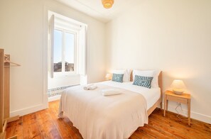 3 chambres, fer et planche à repasser, accès Internet, draps fournis