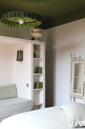 Club Double Room | Living area - Les Chambres de la Relève (Marseille)