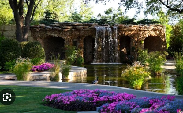 Property grounds - Uptown Style 1 Bedroom Apartment (Dallas)