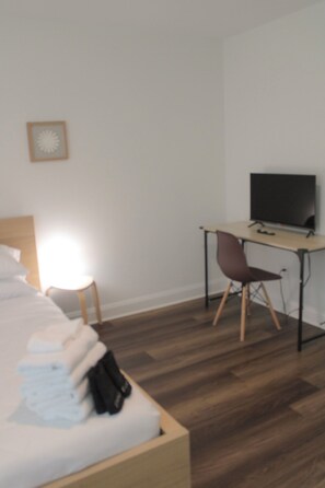 4 quartos, ferros/tábuas de passar roupa, Wi-Fi, roupa de cama
