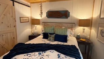 1 bedroom, iron/ironing board, WiFi (free), bed sheets