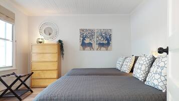 3 bedrooms, iron/ironing board, travel crib, free WiFi