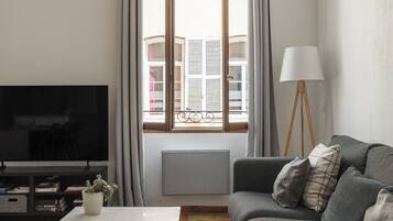 Smart TV, books