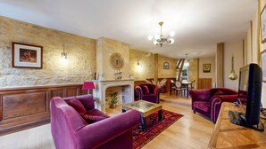 Living area - Les Fables de la Fontaine (Sarlat-la-Canéda)