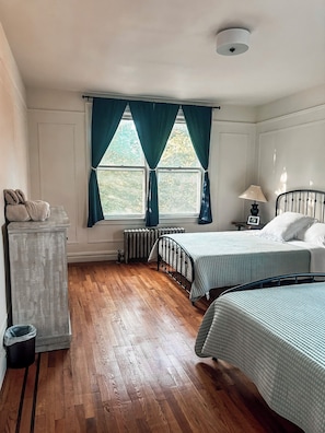 3 bedrooms, in-room safe, WiFi, bed sheets