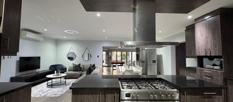 5-bedroom Home in Cape Town near Haazendal Wine Estate
