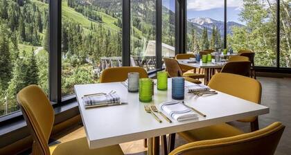 Ski-in/Ski-out Luxury Hotel & Spa @Snowbird: Cliff Lodge 1 bedroom suite