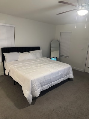 3 quartos, ferros/tábuas de passar roupa, Wi-Fi, roupa de cama