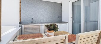 TYPICAL MORADIA in OLHAO with ROOFTOP 5 minutes from the historic center