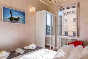 Panoramic Studio Suite, City View | Free minibar items, in-room safe, soundproofing, iron/ironing board - Piazza Venezia Luxury Suite (Rome)