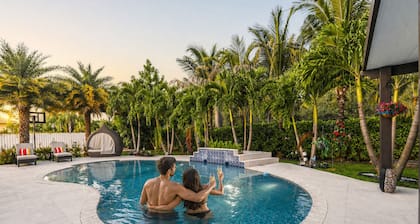 Palmetto Bay Tropical Home w/Game Room, Pool & Fun