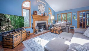 Smart TV, fireplace, DVD player