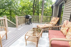 Terrace/patio - Secluded retreat with great outdoor spaces, Tree-top Views, Hot tub (Galena)